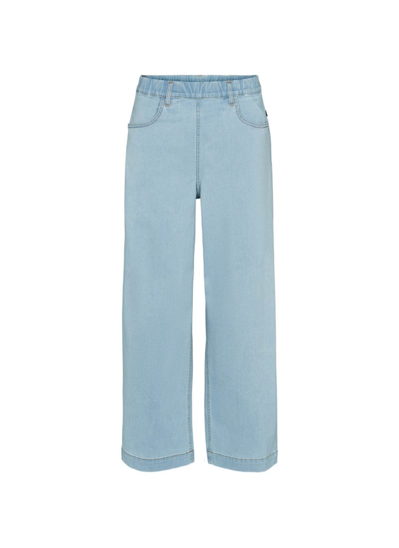 101178 Donna Loose Cropped