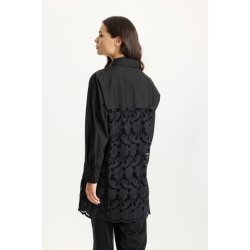 16808 Lyon over shirt