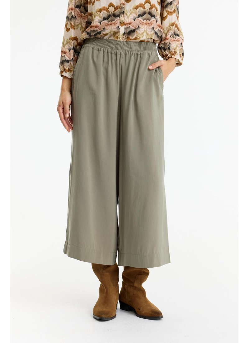 16977 Rubi pants