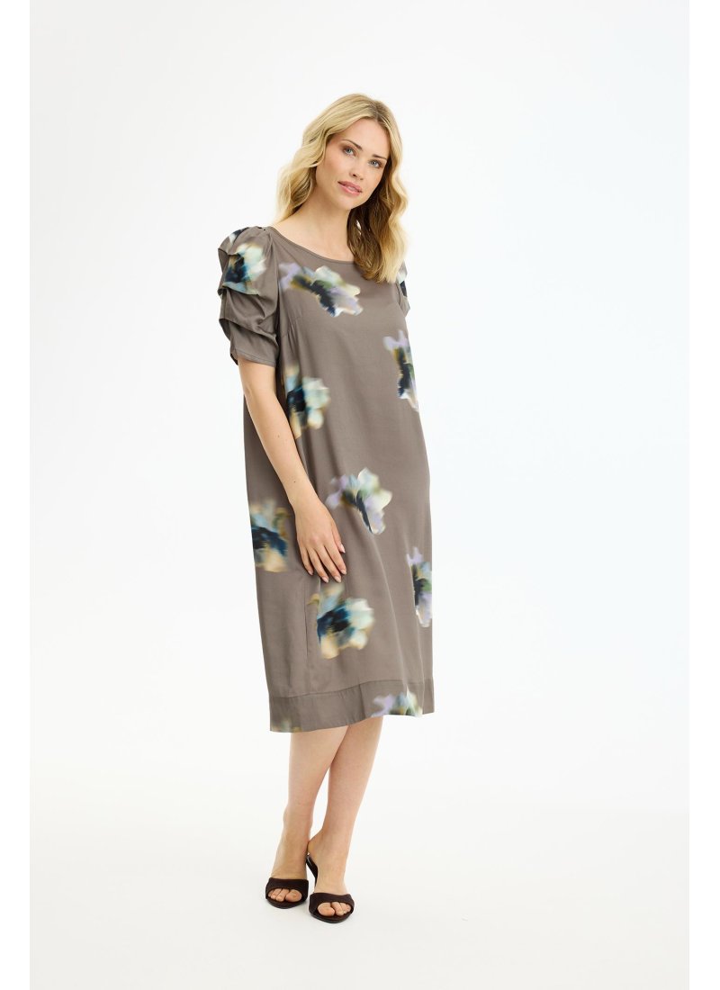 17215 Scottie dress
