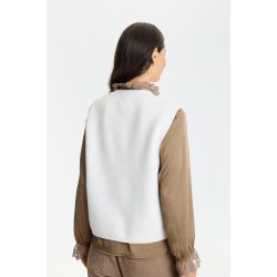 17238 Dot knit vest