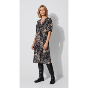 17375 Jo dress � sleeve