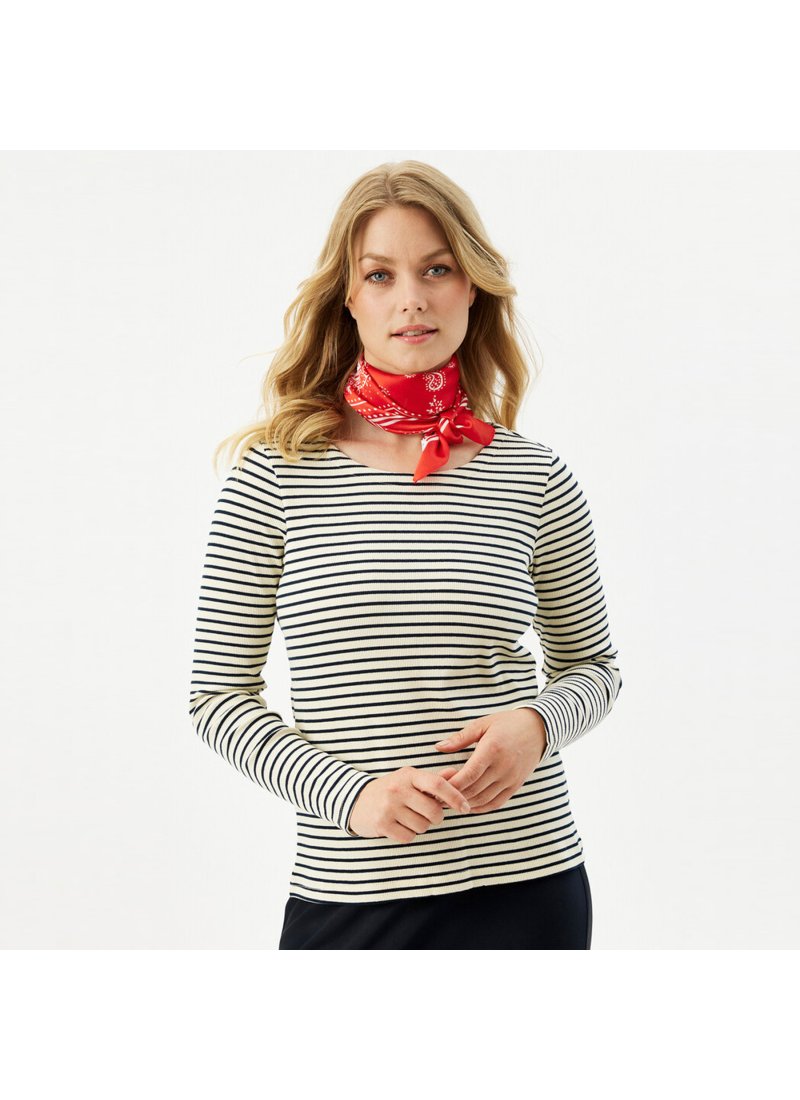 16349 Martha t-shirt