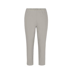 100564 Elizabeth Slim Capri ML