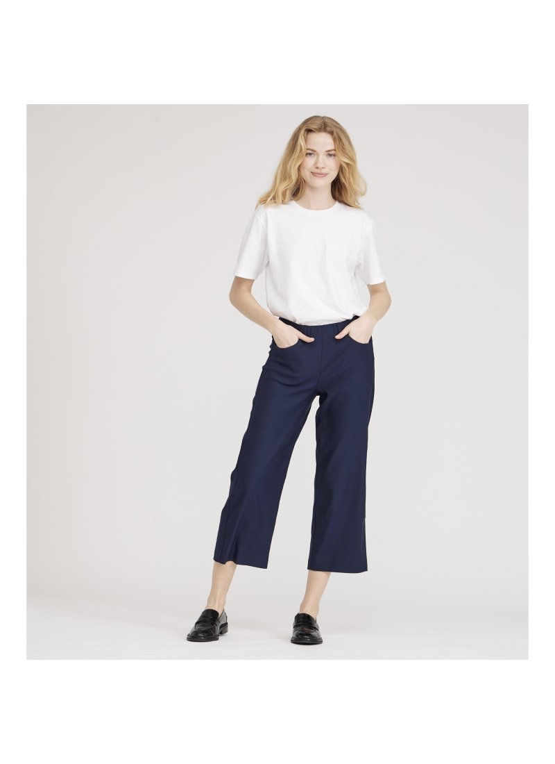 100617 Donna Loose Crop