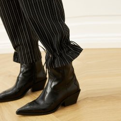 16053 Hilda pants
