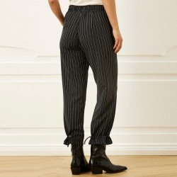 16053 Hilda pants