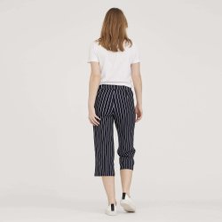 28364 Donna Loose Crop