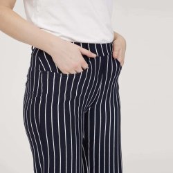 28364 Donna Loose Crop