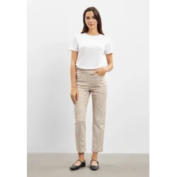 101096 Hannah Regular XSL