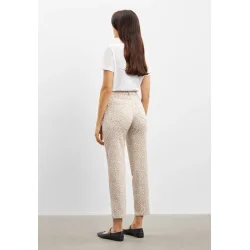 101096 Hannah Regular XSL