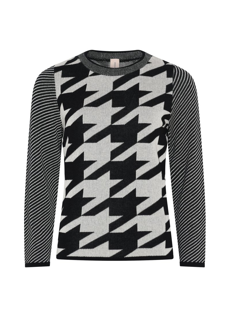 3640 Dog tooth patterned pullo