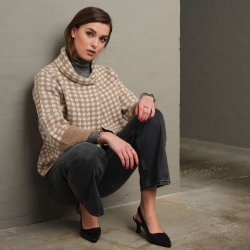 3503 Checked wool cape cardiga