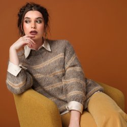 3535 Striped hairy pullover