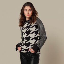 3640 Dog tooth patterned pullo